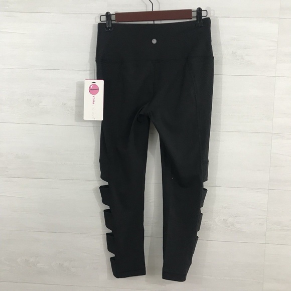 Yogalicious High Waist Cut Out Cropped Legging - Picture 5 of 8